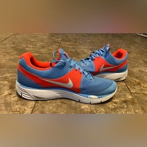 Nike Lunarswift 4 women’s running shoes SZ 9.5